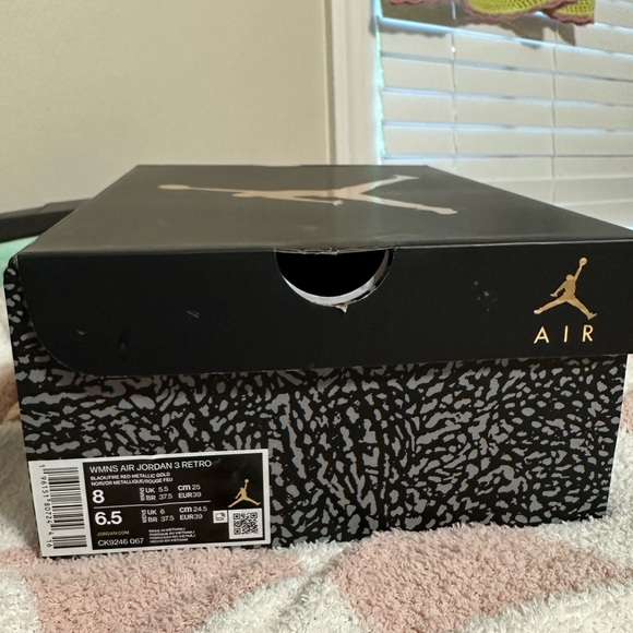 Air Jordan 3 Retro Black Cement Gold (women’s size 8) - Picture 4 of 6